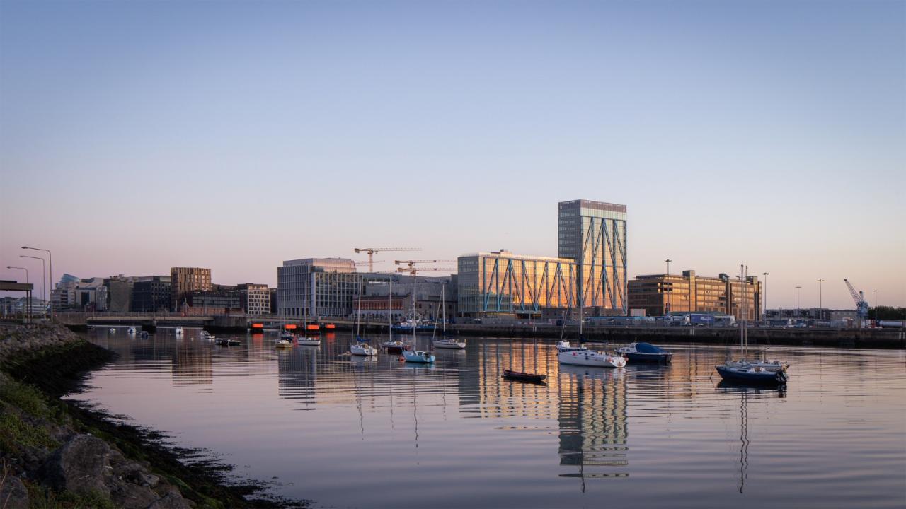 BIM建筑|蓝色‘骨头’,EXO 办公大楼 / Shay Cleary Architects BIM建筑|蓝色‘骨头’,EXO 办公大楼 / Shay Cleary Architects