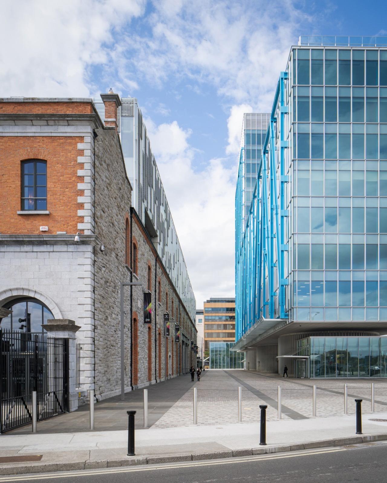 BIM建筑|蓝色‘骨头’,EXO 办公大楼 / Shay Cleary Architects BIM建筑|蓝色‘骨头’,EXO 办公大楼 / Shay Cleary Architects