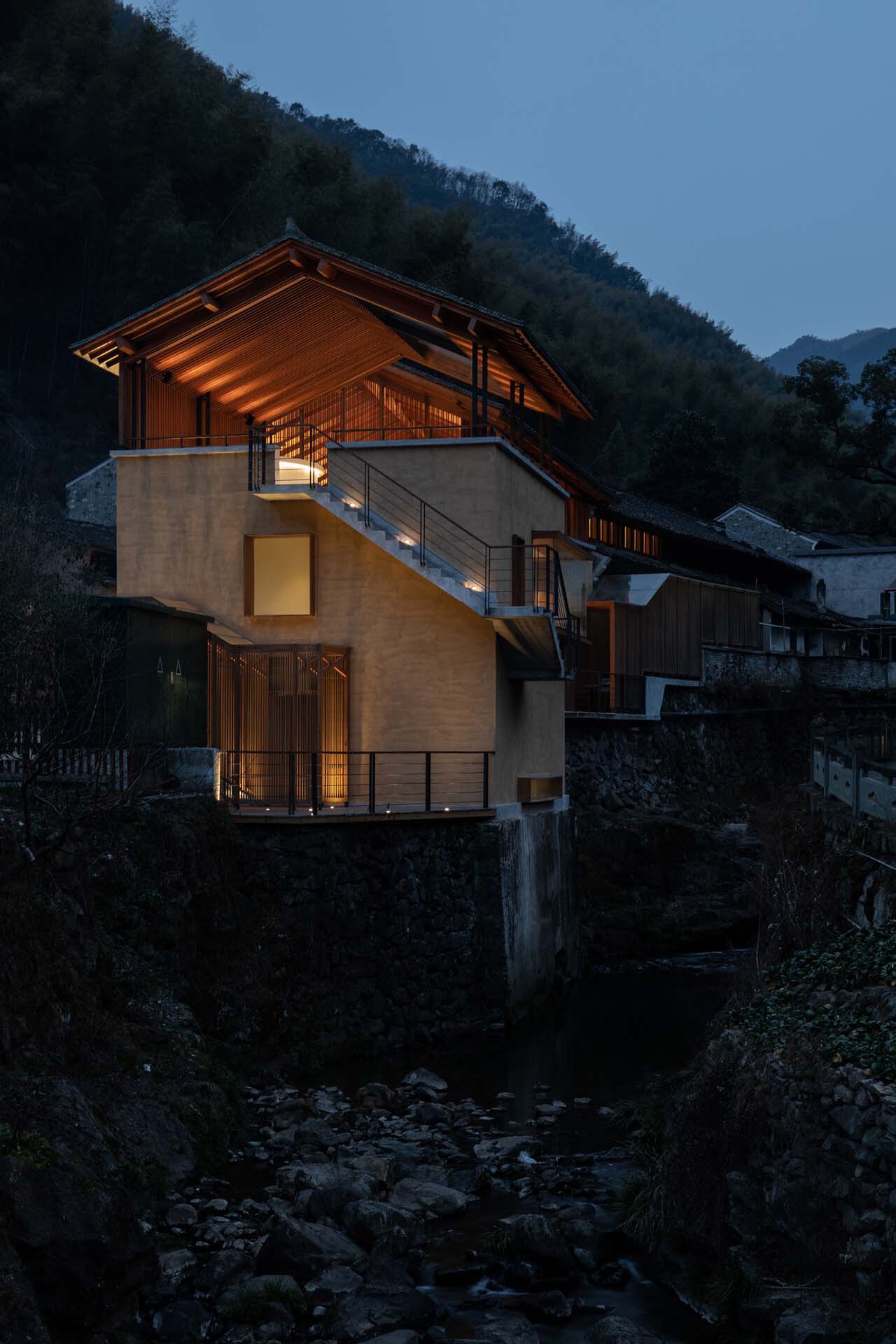 BIM建筑|奉化栖霞坑发电站改造的溪边餐厅 / 尌林建筑设计事务所 BIM建筑|奉化栖霞坑发电站改造的溪边餐厅 / 尌林建筑设计事务所