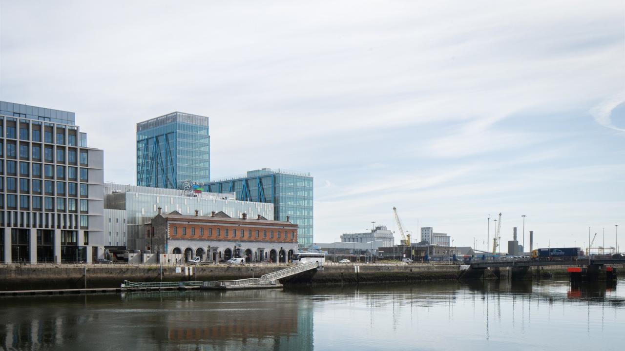 BIM建筑|蓝色‘骨头’,EXO 办公大楼 / Shay Cleary Architects BIM建筑|蓝色‘骨头’,EXO 办公大楼 / Shay Cleary Architects