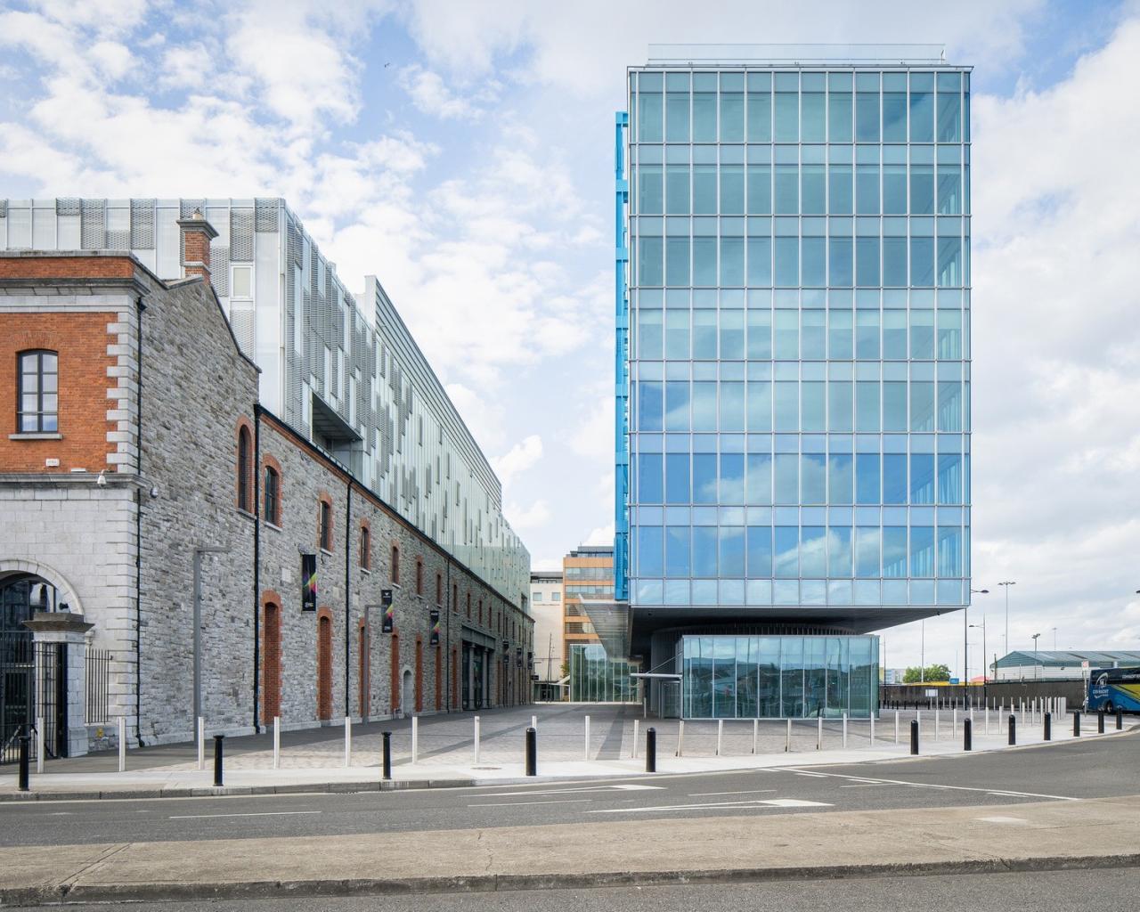 BIM建筑|蓝色‘骨头’,EXO 办公大楼 / Shay Cleary Architects BIM建筑|蓝色‘骨头’,EXO 办公大楼 / Shay Cleary Architects