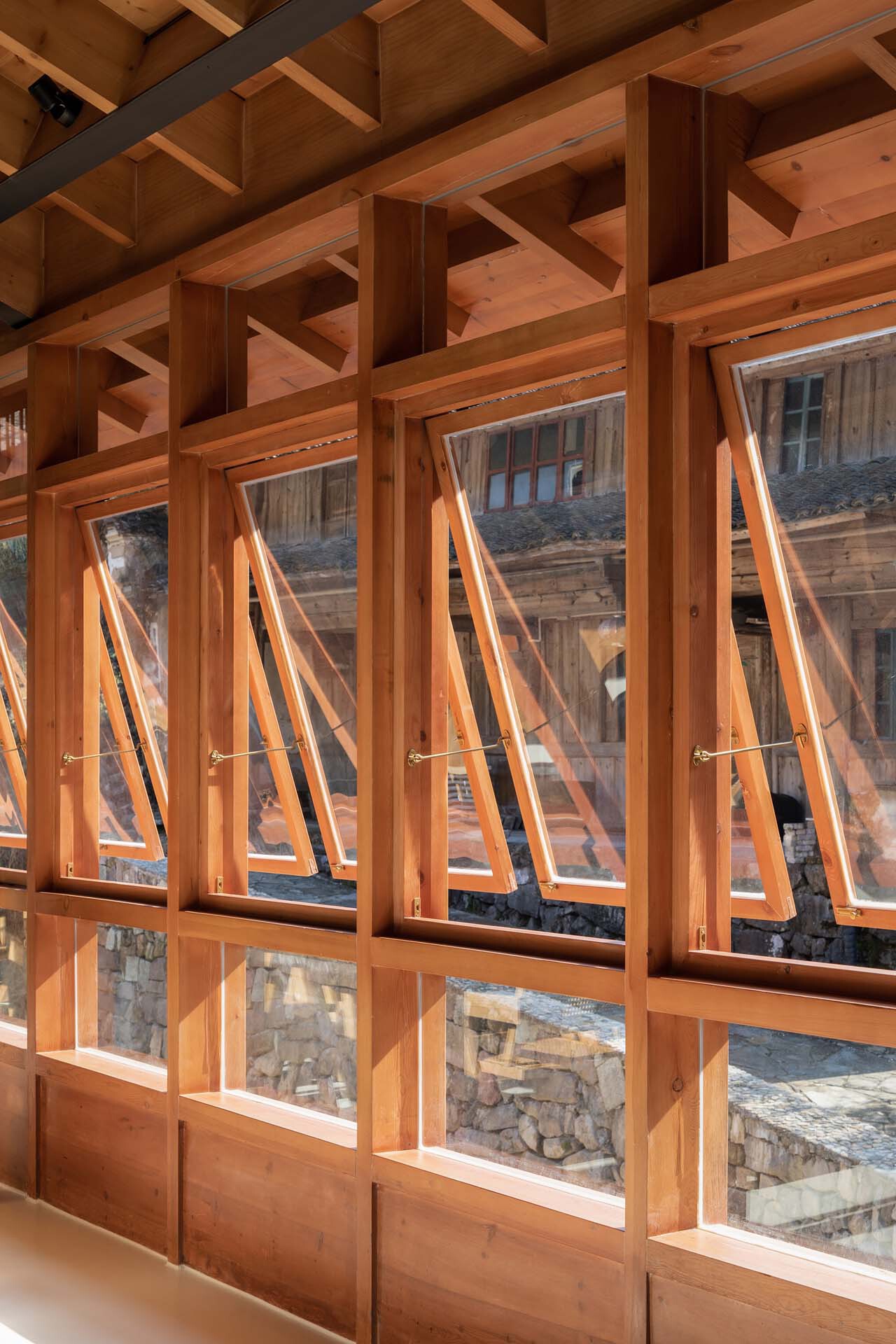 BIM建筑|奉化栖霞坑发电站改造的溪边餐厅 / 尌林建筑设计事务所 BIM建筑|奉化栖霞坑发电站改造的溪边餐厅 / 尌林建筑设计事务所