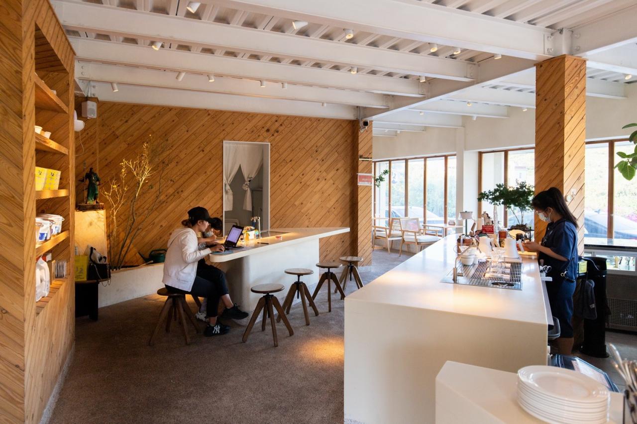 BIM建筑|山屿二分之一咖啡馆(东坪山改造)/ 厦门大学建筑设计研究院有限公司(AUAD) BIM建筑|山屿二分之一咖啡馆(东坪山改造)/ 厦门大学建筑设计研究院有限公司(AUAD)