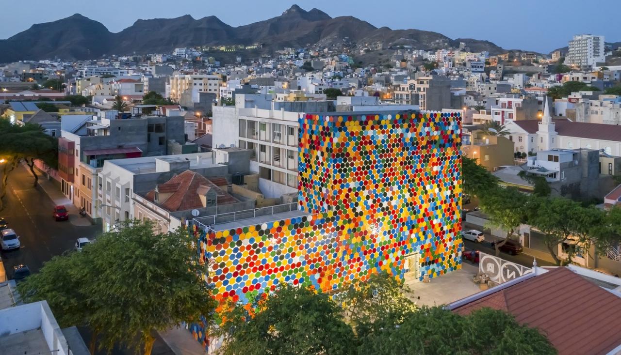 BIM建筑|桶盖表皮,CNAD 艺术工艺设计中心 / Ramos Castellano Arquitectos BIM建筑|桶盖表皮,CNAD 艺术工艺设计中心 / Ramos Castellano Arquitectos