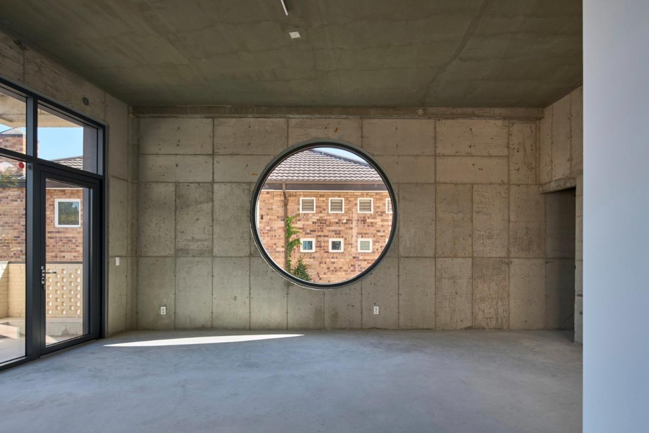 BIM建筑|通向街角的楼梯,Y2 综合大楼 / DAAL BIM建筑|通向街角的楼梯,Y2 综合大楼 / DAAL