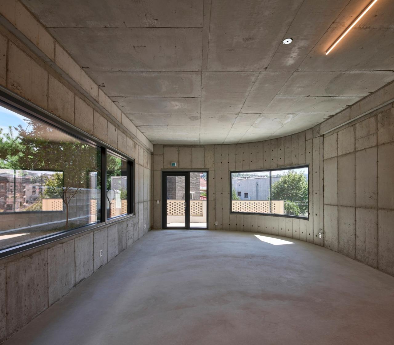 BIM建筑|通向街角的楼梯,Y2 综合大楼 / DAAL BIM建筑|通向街角的楼梯,Y2 综合大楼 / DAAL