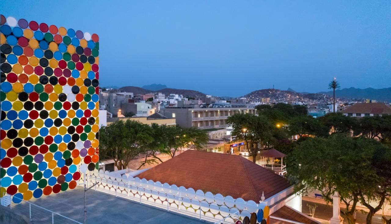 BIM建筑|桶盖表皮,CNAD 艺术工艺设计中心 / Ramos Castellano Arquitectos BIM建筑|桶盖表皮,CNAD 艺术工艺设计中心 / Ramos Castellano Arquitectos