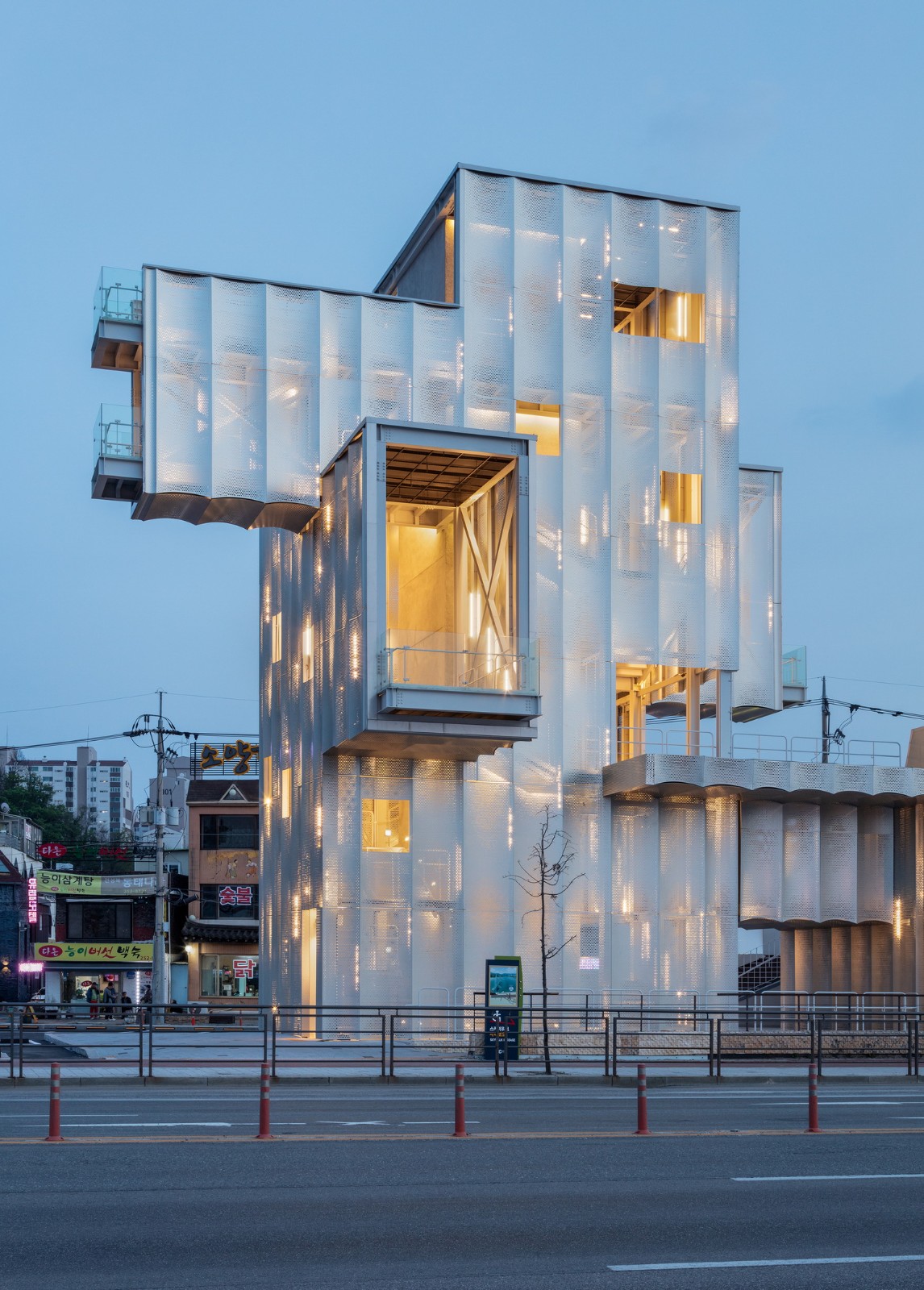 BIM建筑|穿孔板高阶用法,千高原观景台 / Emer-sys BIM建筑|穿孔板高阶用法,千高原观景台 / Emer-sys