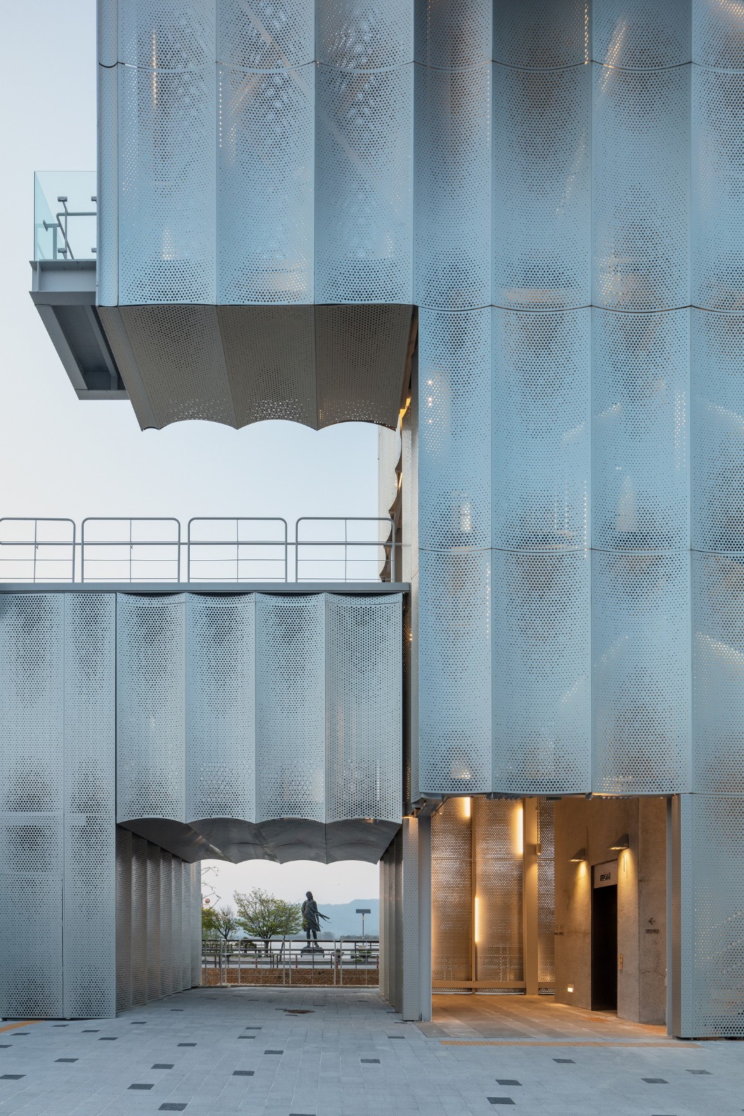 BIM建筑|穿孔板高阶用法,千高原观景台 / Emer-sys BIM建筑|穿孔板高阶用法,千高原观景台 / Emer-sys