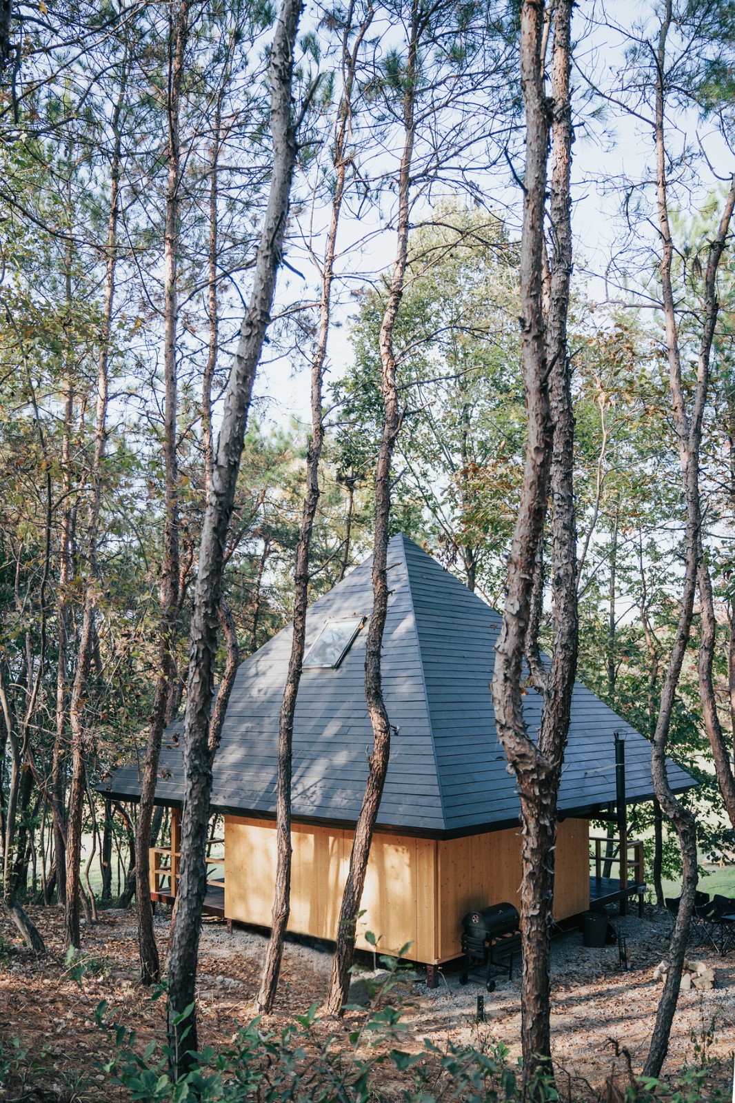 BIM建筑|荒野之家 #96# - 金字塔 / 个个世界 + 先进建筑实验室AaL BIM建筑|荒野之家 #96# - 金字塔 / 个个世界 + 先进建筑实验室AaL