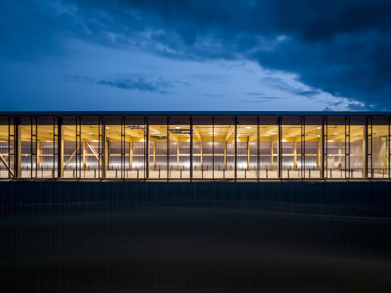 BIM建筑|空中健身,通快集团运动中心 / Barkow Leibinger BIM建筑|空中健身,通快集团运动中心 / Barkow Leibinger