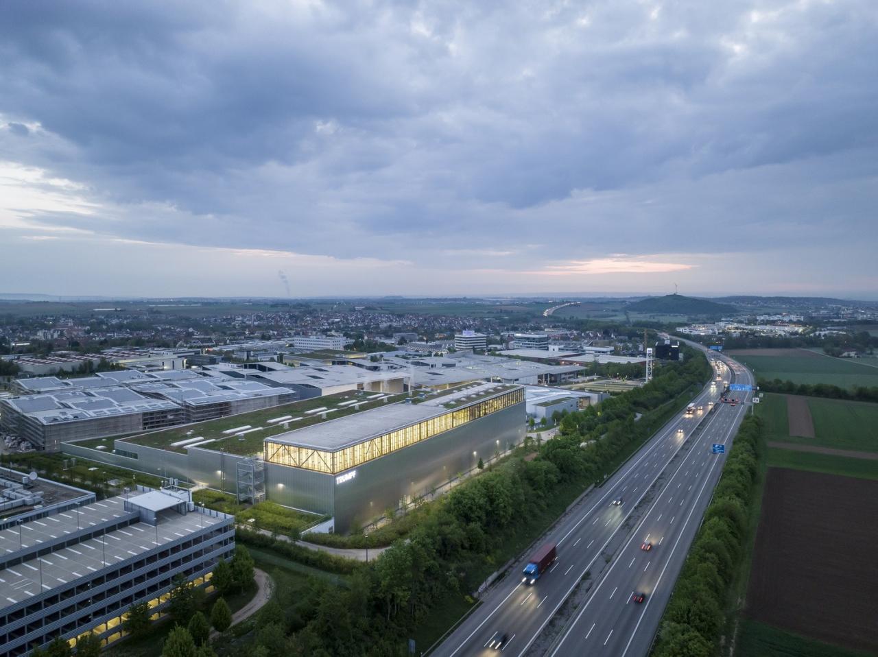 BIM建筑|空中健身,通快集团运动中心 / Barkow Leibinger BIM建筑|空中健身,通快集团运动中心 / Barkow Leibinger