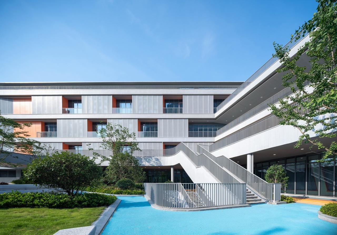 BIM建筑|对话童心,天性乐园:杭州江南实验学校教育集团江晖小学 / 浙江大学建筑设计研究院 BIM建筑|对话童心,天性乐园:杭州江南实验学校教育集团江晖小学 / 浙江大学建筑设计研究院