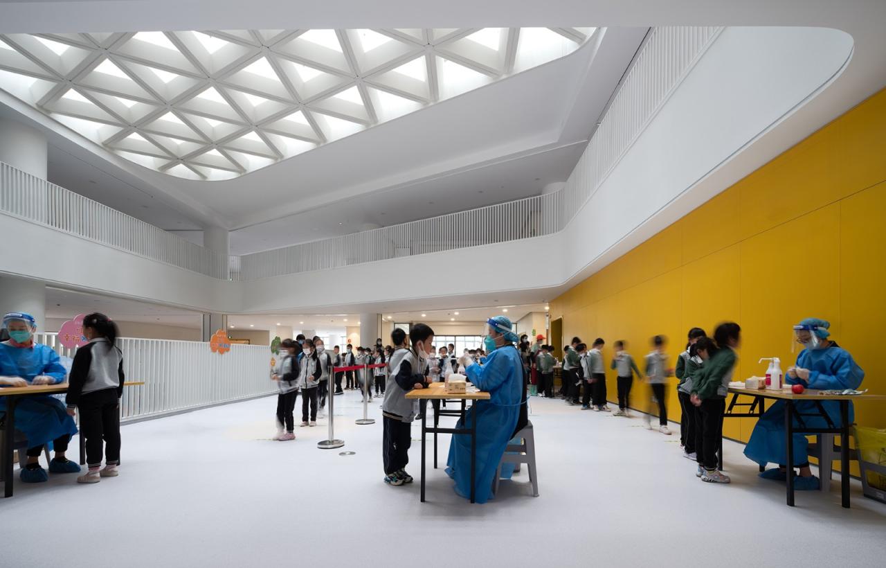 BIM建筑|对话童心,天性乐园:杭州江南实验学校教育集团江晖小学 / 浙江大学建筑设计研究院 BIM建筑|对话童心,天性乐园:杭州江南实验学校教育集团江晖小学 / 浙江大学建筑设计研究院