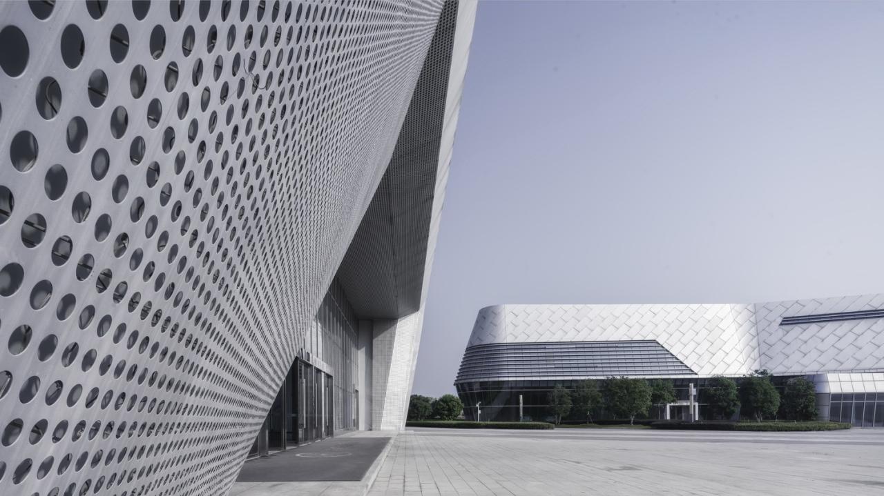 BIM建筑|自由 动感 科技:株洲汽博园交易中心一体化设计探讨 / 罗劲工作室 BIM建筑|自由 动感 科技:株洲汽博园交易中心一体化设计探讨 / 罗劲工作室