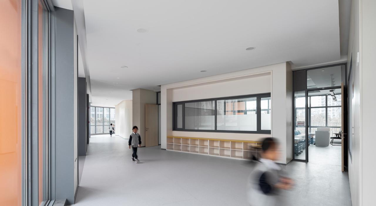 BIM建筑|对话童心,天性乐园:杭州江南实验学校教育集团江晖小学 / 浙江大学建筑设计研究院 BIM建筑|对话童心,天性乐园:杭州江南实验学校教育集团江晖小学 / 浙江大学建筑设计研究院