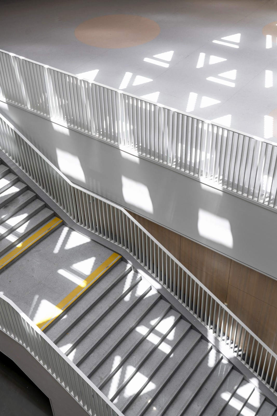 BIM建筑|对话童心,天性乐园:杭州江南实验学校教育集团江晖小学 / 浙江大学建筑设计研究院 BIM建筑|对话童心,天性乐园:杭州江南实验学校教育集团江晖小学 / 浙江大学建筑设计研究院