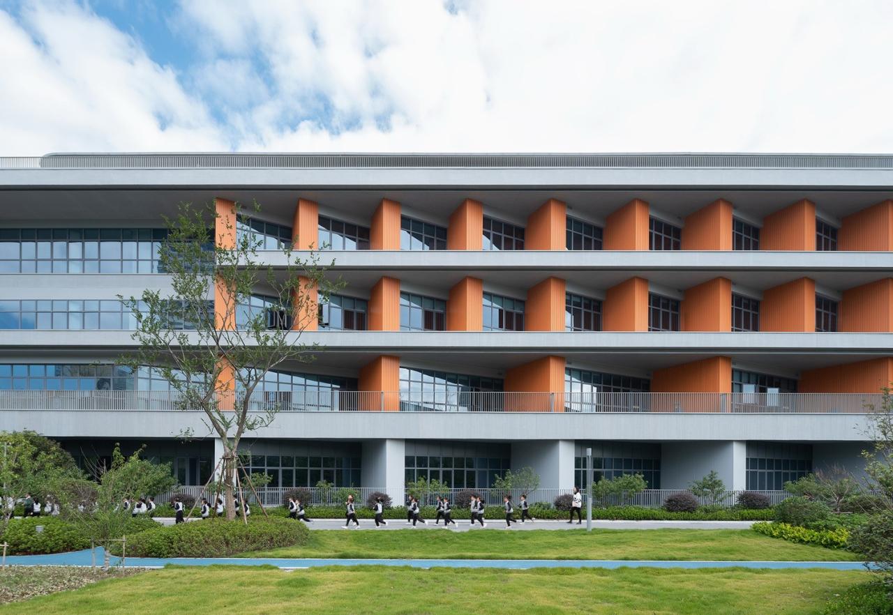 BIM建筑|对话童心,天性乐园:杭州江南实验学校教育集团江晖小学 / 浙江大学建筑设计研究院 BIM建筑|对话童心,天性乐园:杭州江南实验学校教育集团江晖小学 / 浙江大学建筑设计研究院