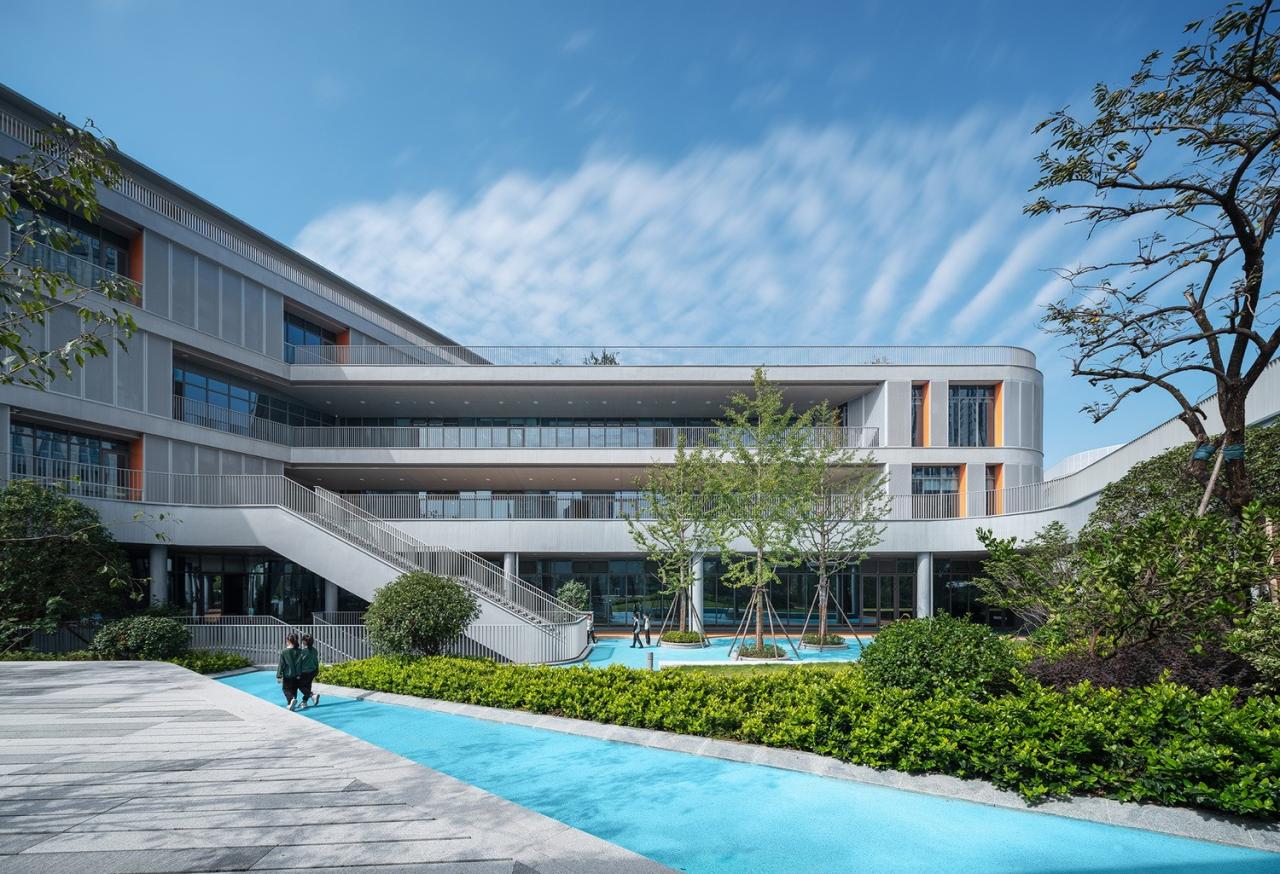 BIM建筑|对话童心,天性乐园:杭州江南实验学校教育集团江晖小学 / 浙江大学建筑设计研究院 BIM建筑|对话童心,天性乐园:杭州江南实验学校教育集团江晖小学 / 浙江大学建筑设计研究院