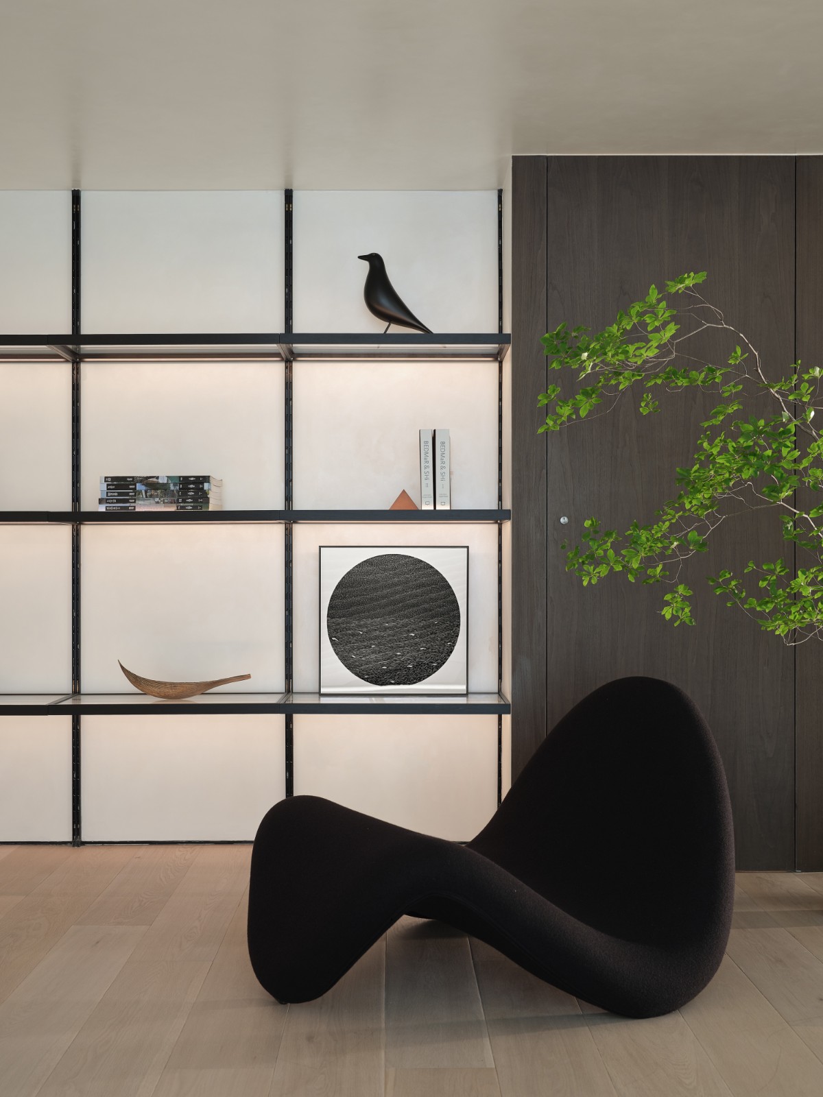 BIM建筑|梧桐树下的420平米复式公寓 :为年轻家庭巧妙创建”视线连通”挑高空间 / 八荒设计 BIM建筑|梧桐树下的420平米复式公寓 :为年轻家庭巧妙创建”视线连通”挑高空间 / 八荒设计