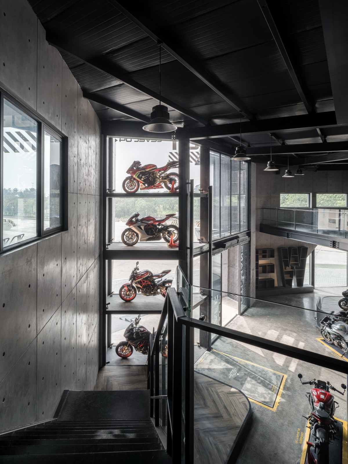 BIM建筑|机器与隐喻的诗学:顺德EW机车展厅 / SN-A超然建筑 BIM建筑|机器与隐喻的诗学:顺德EW机车展厅 / SN-A超然建筑