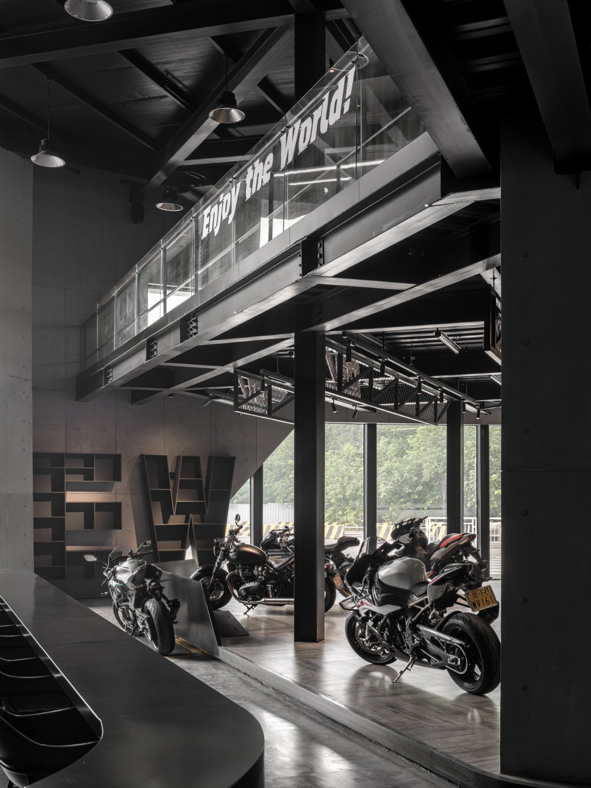 BIM建筑|机器与隐喻的诗学:顺德EW机车展厅 / SN-A超然建筑 BIM建筑|机器与隐喻的诗学:顺德EW机车展厅 / SN-A超然建筑