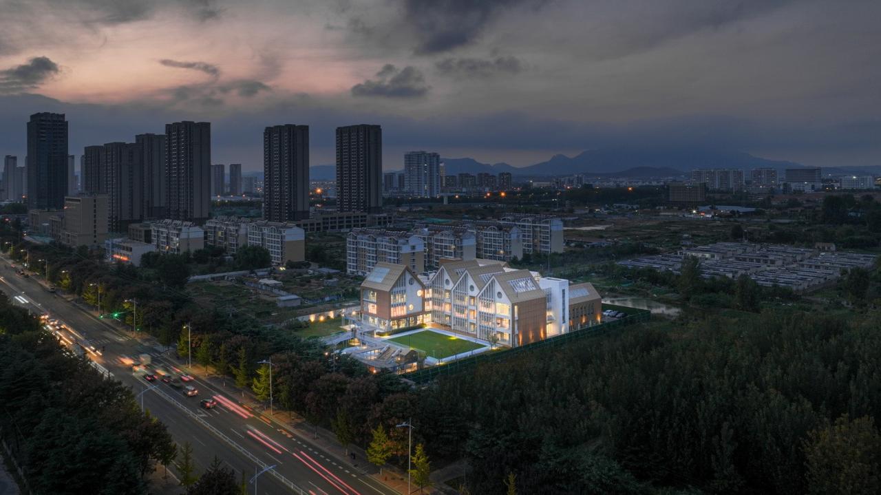 BIM建筑|山外富士无限幼儿园 / 迪卡建筑设计中心 BIM建筑|山外富士无限幼儿园 / 迪卡建筑设计中心