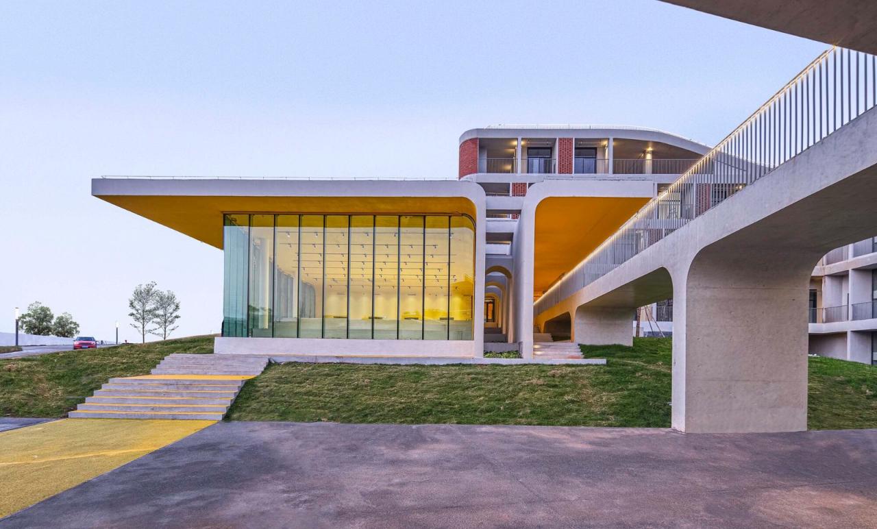 BIM建筑|电子科大长三角研究院(衢州)· 生活中心 / 同济院四时方院创新设计中心 BIM建筑|电子科大长三角研究院(衢州)· 生活中心 / 同济院四时方院创新设计中心