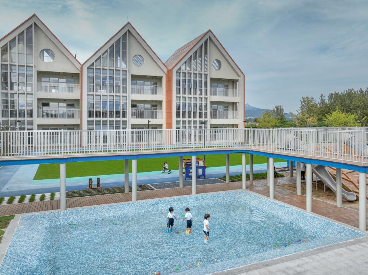 BIM建筑|山外富士无限幼儿园 / 迪卡建筑设计中心 BIM建筑|山外富士无限幼儿园 / 迪卡建筑设计中心