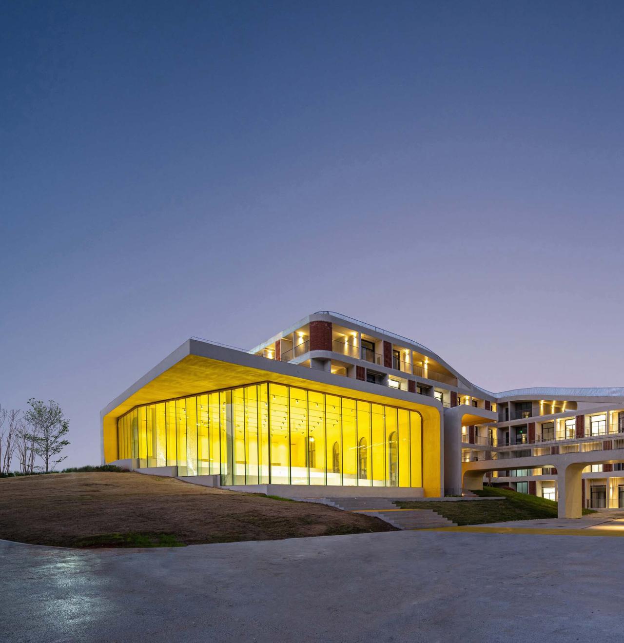 BIM建筑|电子科大长三角研究院(衢州)· 生活中心 / 同济院四时方院创新设计中心 BIM建筑|电子科大长三角研究院(衢州)· 生活中心 / 同济院四时方院创新设计中心