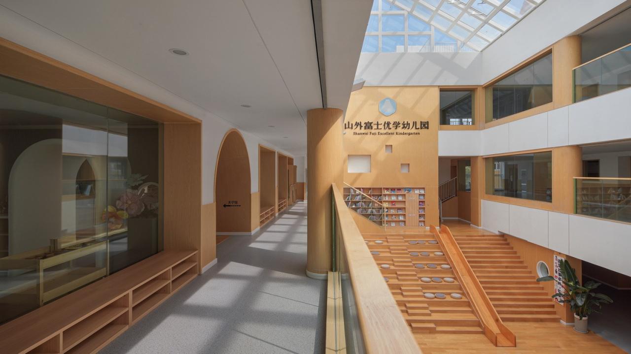 BIM建筑|山外富士无限幼儿园 / 迪卡建筑设计中心 BIM建筑|山外富士无限幼儿园 / 迪卡建筑设计中心