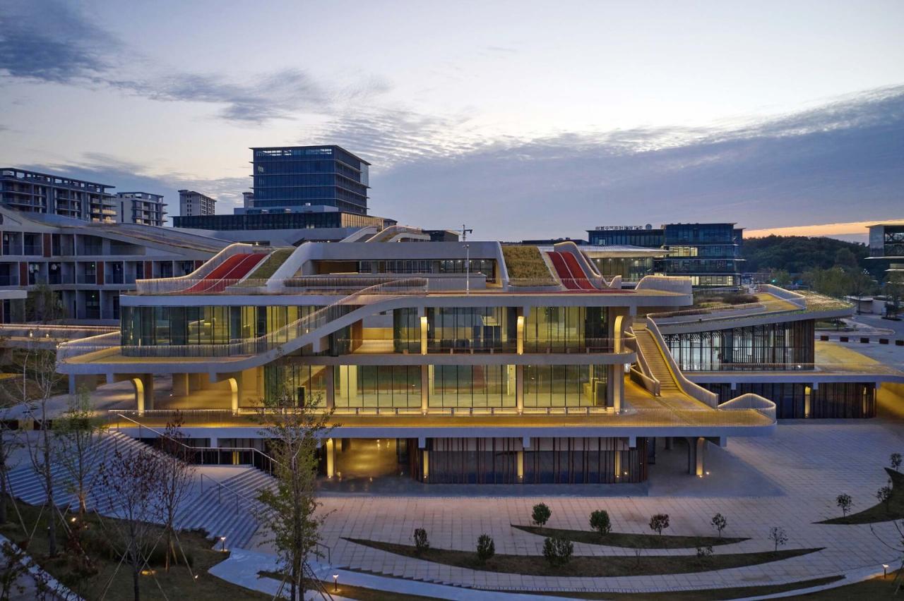 BIM建筑|电子科大长三角研究院(衢州)· 生活中心 / 同济院四时方院创新设计中心 BIM建筑|电子科大长三角研究院(衢州)· 生活中心 / 同济院四时方院创新设计中心