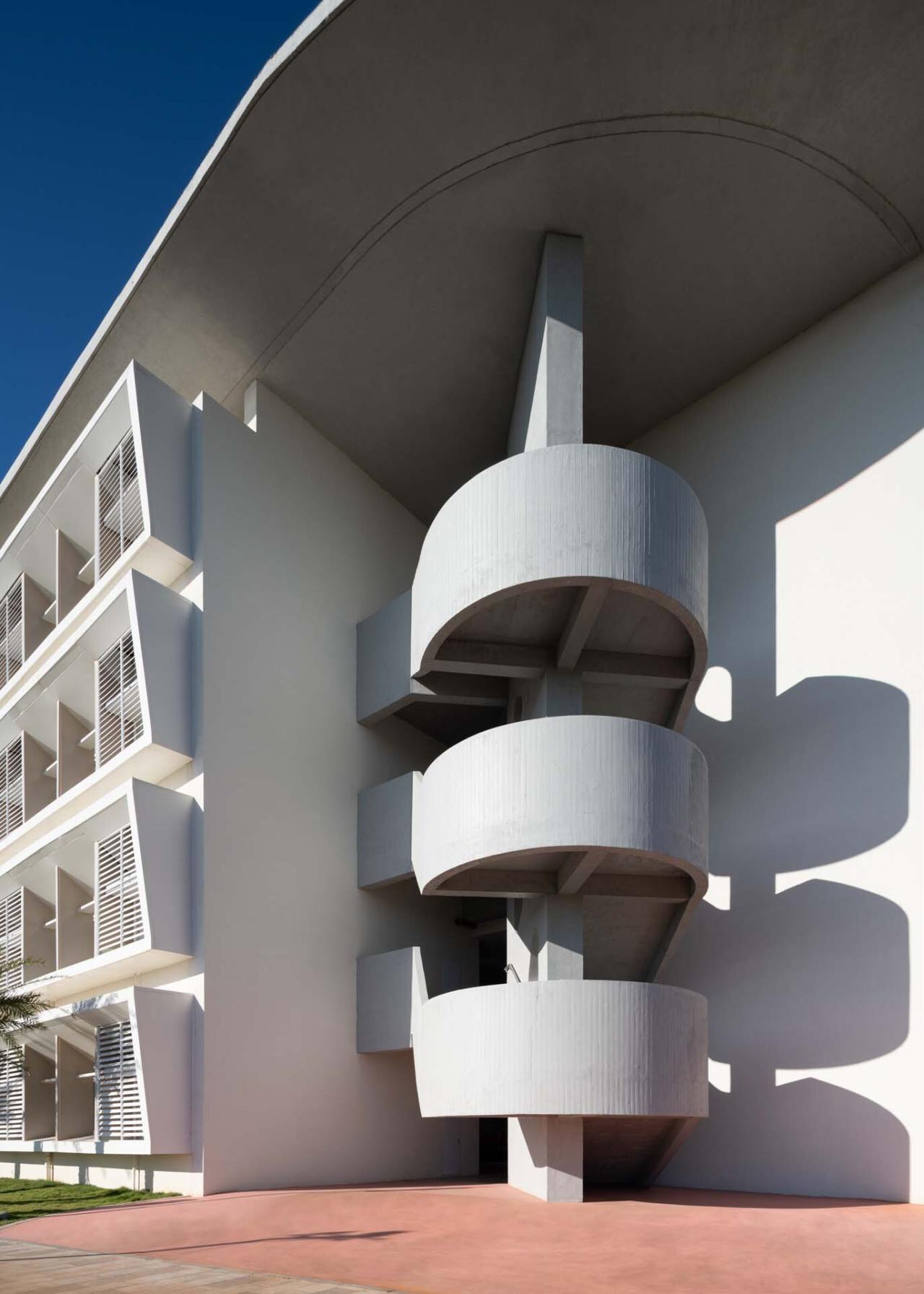 BIM建筑|海口江东寰岛实验学校 / 迹·建筑事务所 BIM建筑|海口江东寰岛实验学校 / 迹·建筑事务所