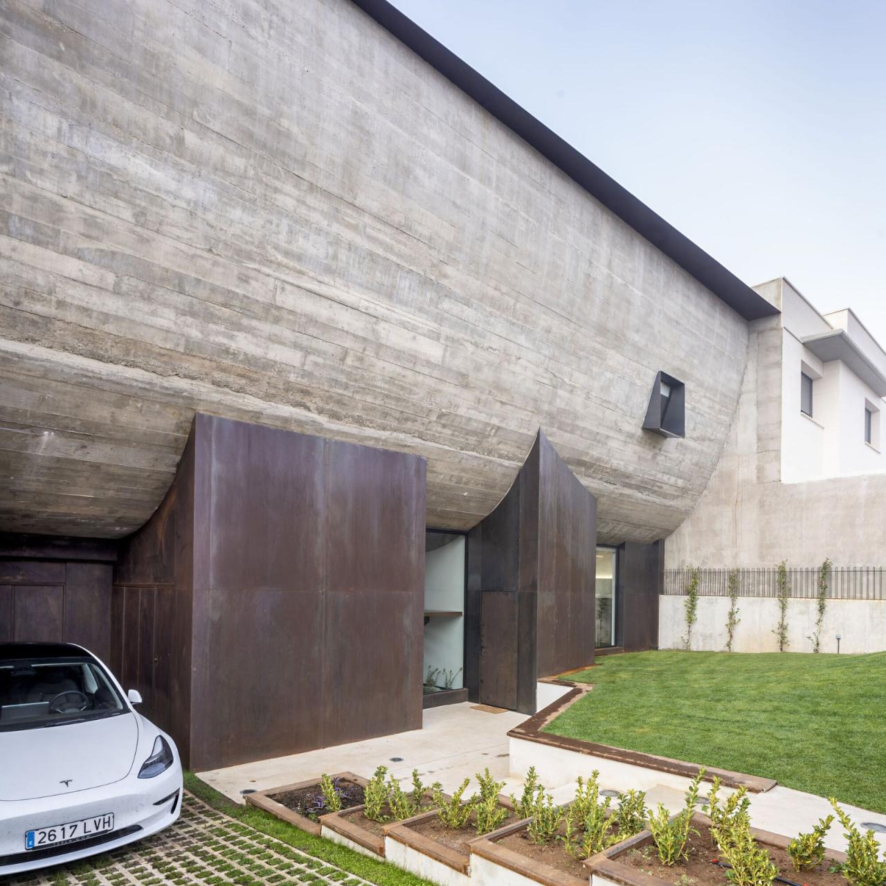 BIM建筑|混凝土外壳,NAU 住宅 / MUKA Arquitectura BIM建筑|混凝土外壳,NAU 住宅 / MUKA Arquitectura