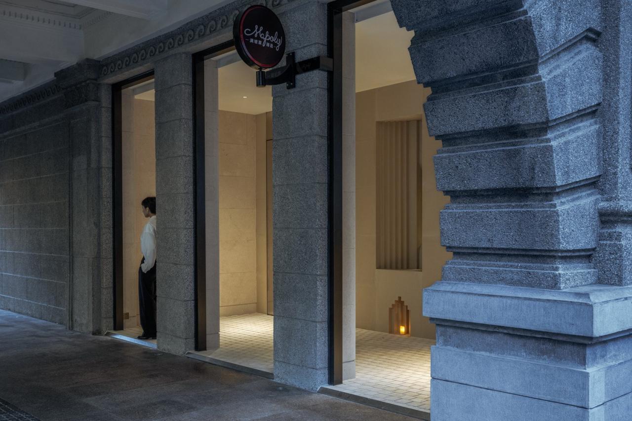 BIM建筑|Piazza in a room:Mapoly Coffee满坡栗咖啡(历史博物馆店) / Wutopia Lab BIM建筑|Piazza in a room:Mapoly Coffee满坡栗咖啡(历史博物馆店) / Wutopia Lab