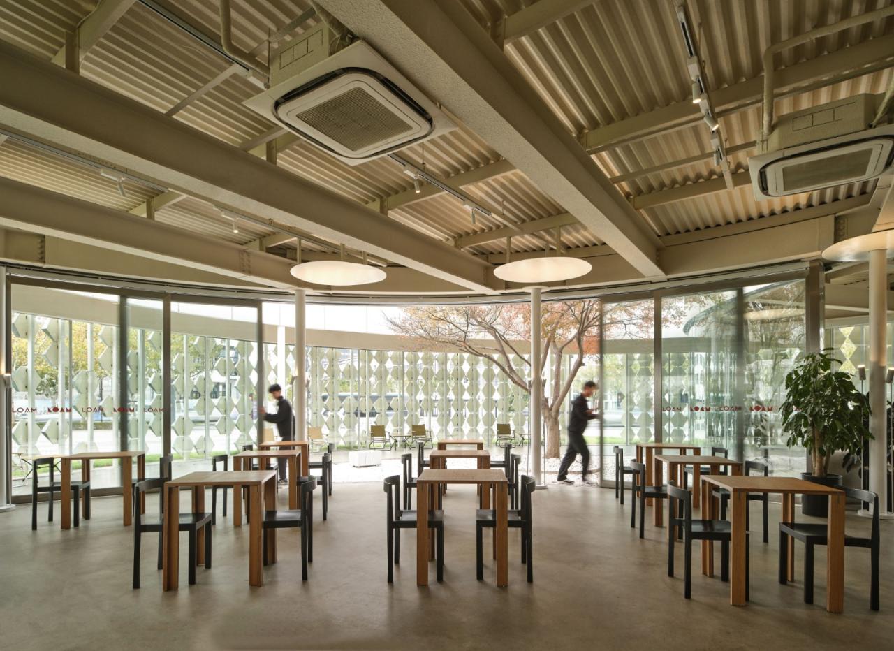 BIM建筑|青枫树下的LOAM瓷屋咖啡 / 八荒设计 BIM建筑|青枫树下的LOAM瓷屋咖啡 / 八荒设计