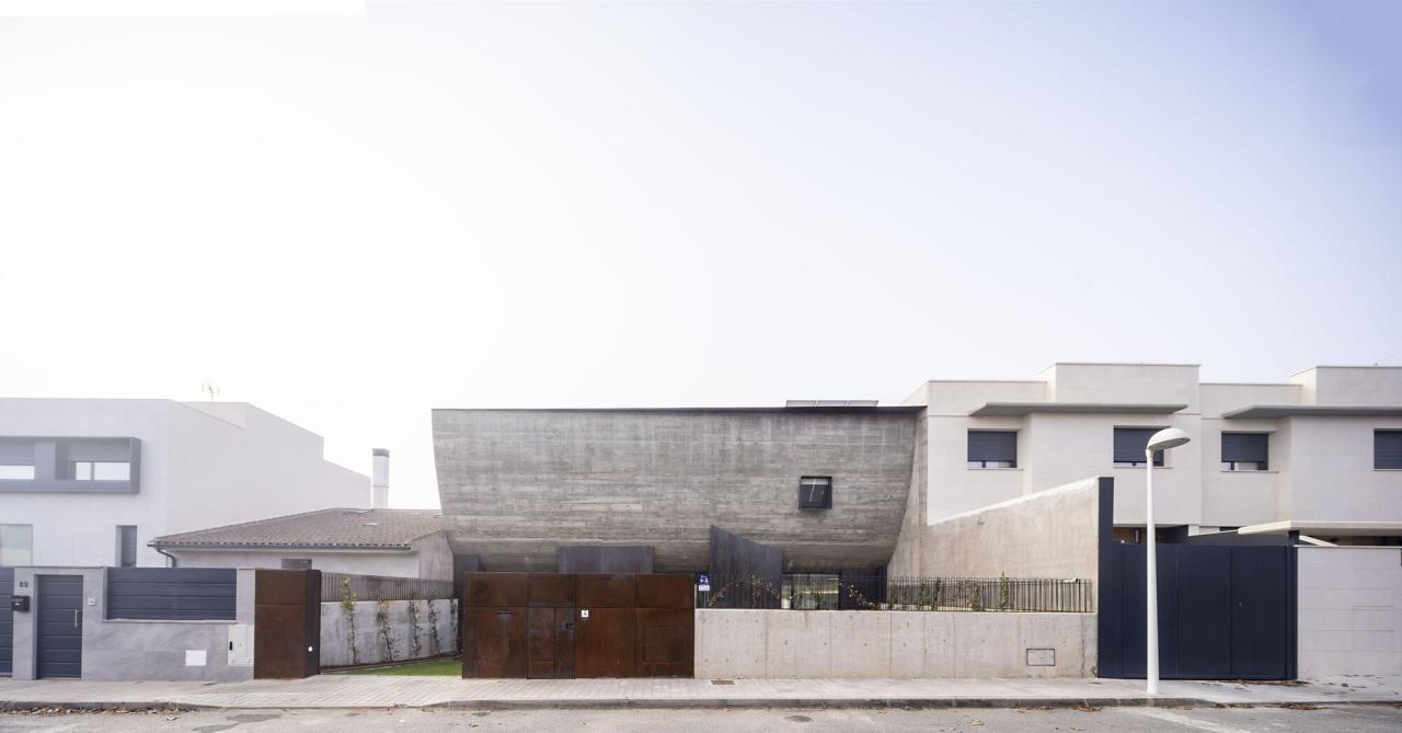BIM建筑|混凝土外壳,NAU 住宅 / MUKA Arquitectura BIM建筑|混凝土外壳,NAU 住宅 / MUKA Arquitectura