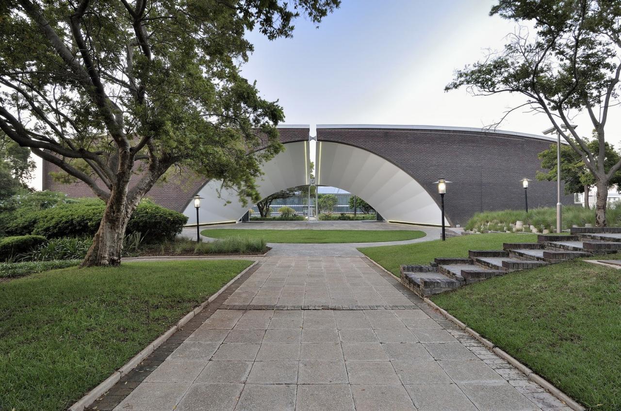 BIM建筑|宝马南非总部 / Boogertman + Partners Architects BIM建筑|宝马南非总部 / Boogertman + Partners Architects