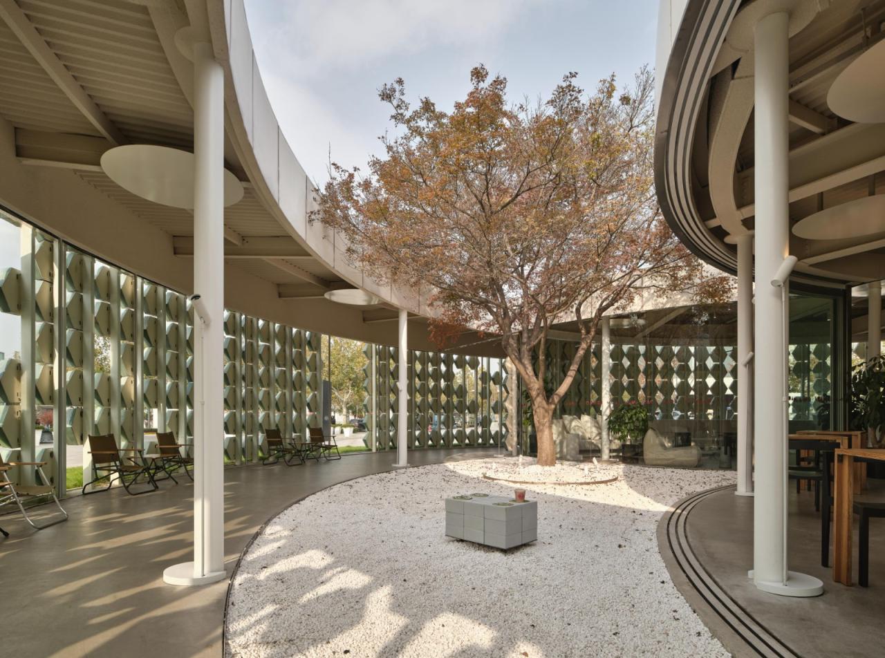 BIM建筑|青枫树下的LOAM瓷屋咖啡 / 八荒设计 BIM建筑|青枫树下的LOAM瓷屋咖啡 / 八荒设计