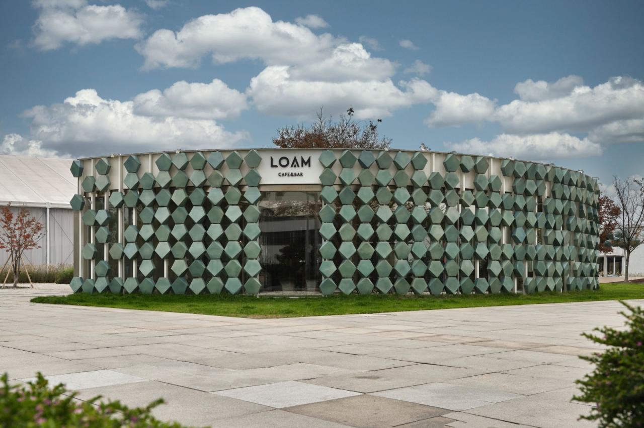 BIM建筑|青枫树下的LOAM瓷屋咖啡 / 八荒设计 BIM建筑|青枫树下的LOAM瓷屋咖啡 / 八荒设计