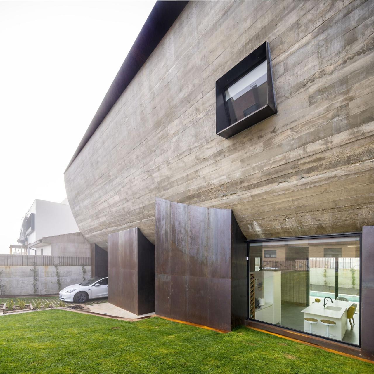 BIM建筑|混凝土外壳,NAU 住宅 / MUKA Arquitectura BIM建筑|混凝土外壳,NAU 住宅 / MUKA Arquitectura