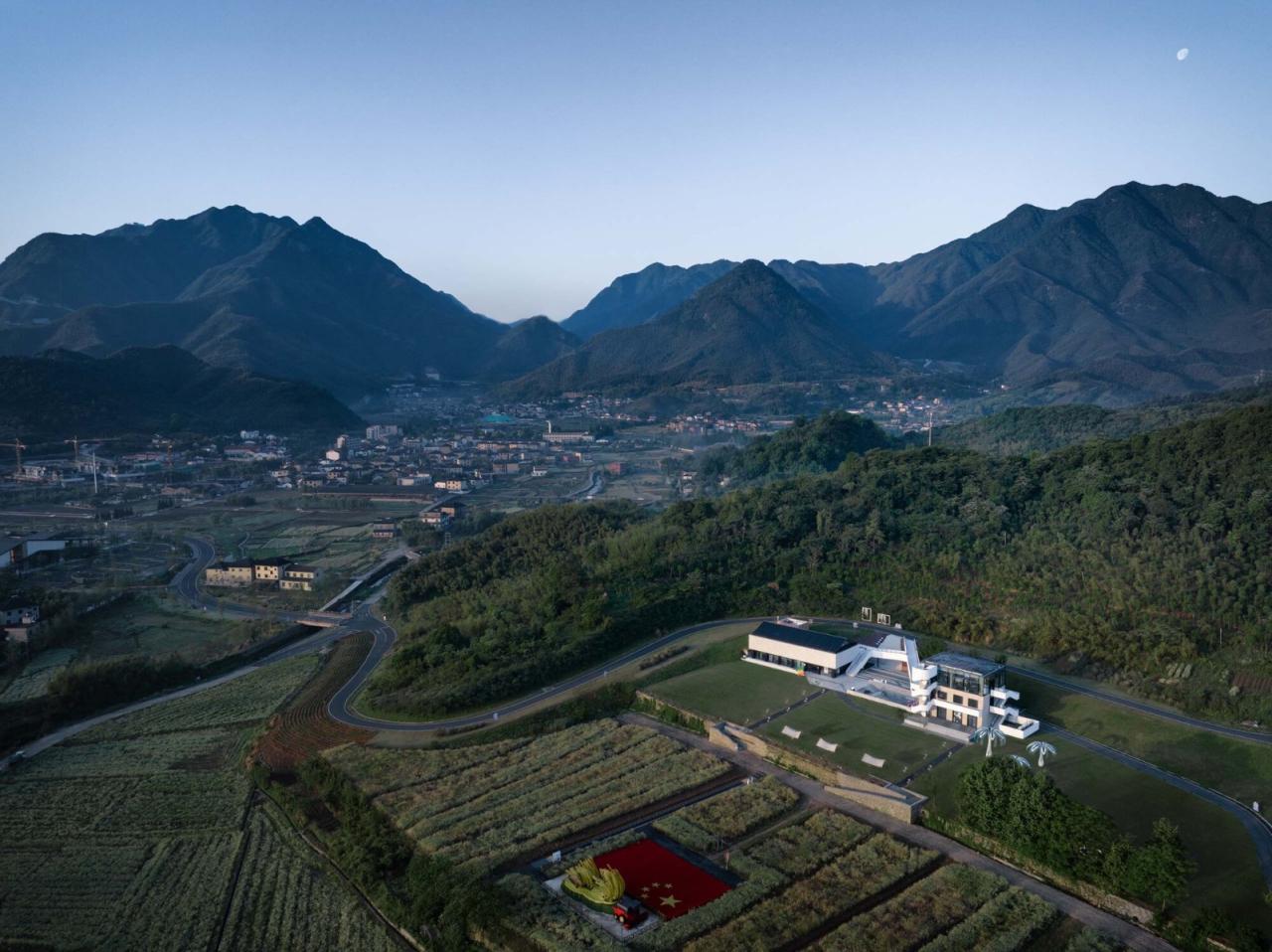 BIM建筑|余村印象青年图书馆 / 上海交通大学设计学院杜春宇团队 BIM建筑|余村印象青年图书馆 / 上海交通大学设计学院杜春宇团队