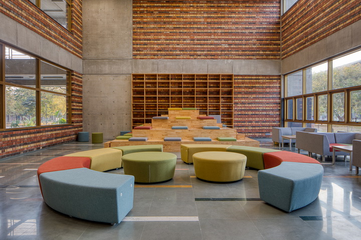 BIM建筑|艾哈迈达巴德大学中心 / Stephane Paumier Architects BIM建筑|艾哈迈达巴德大学中心 / Stephane Paumier Architects