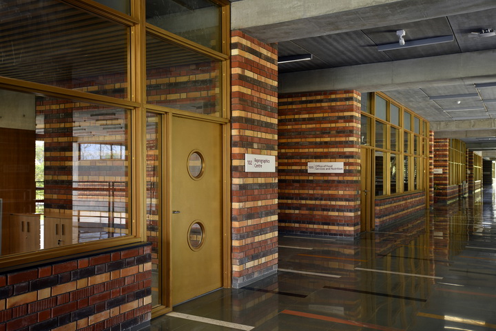 BIM建筑|艾哈迈达巴德大学中心 / Stephane Paumier Architects BIM建筑|艾哈迈达巴德大学中心 / Stephane Paumier Architects