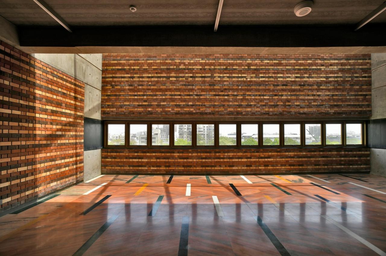 BIM建筑|艾哈迈达巴德大学中心 / Stephane Paumier Architects BIM建筑|艾哈迈达巴德大学中心 / Stephane Paumier Architects