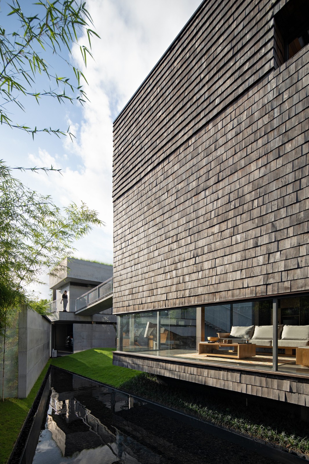 BIM建筑|跨廊桥相连,Tanatakah 别墅 / asimapra BIM建筑|跨廊桥相连,Tanatakah 别墅 / asimapra