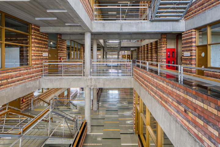 BIM建筑|艾哈迈达巴德大学中心 / Stephane Paumier Architects BIM建筑|艾哈迈达巴德大学中心 / Stephane Paumier Architects