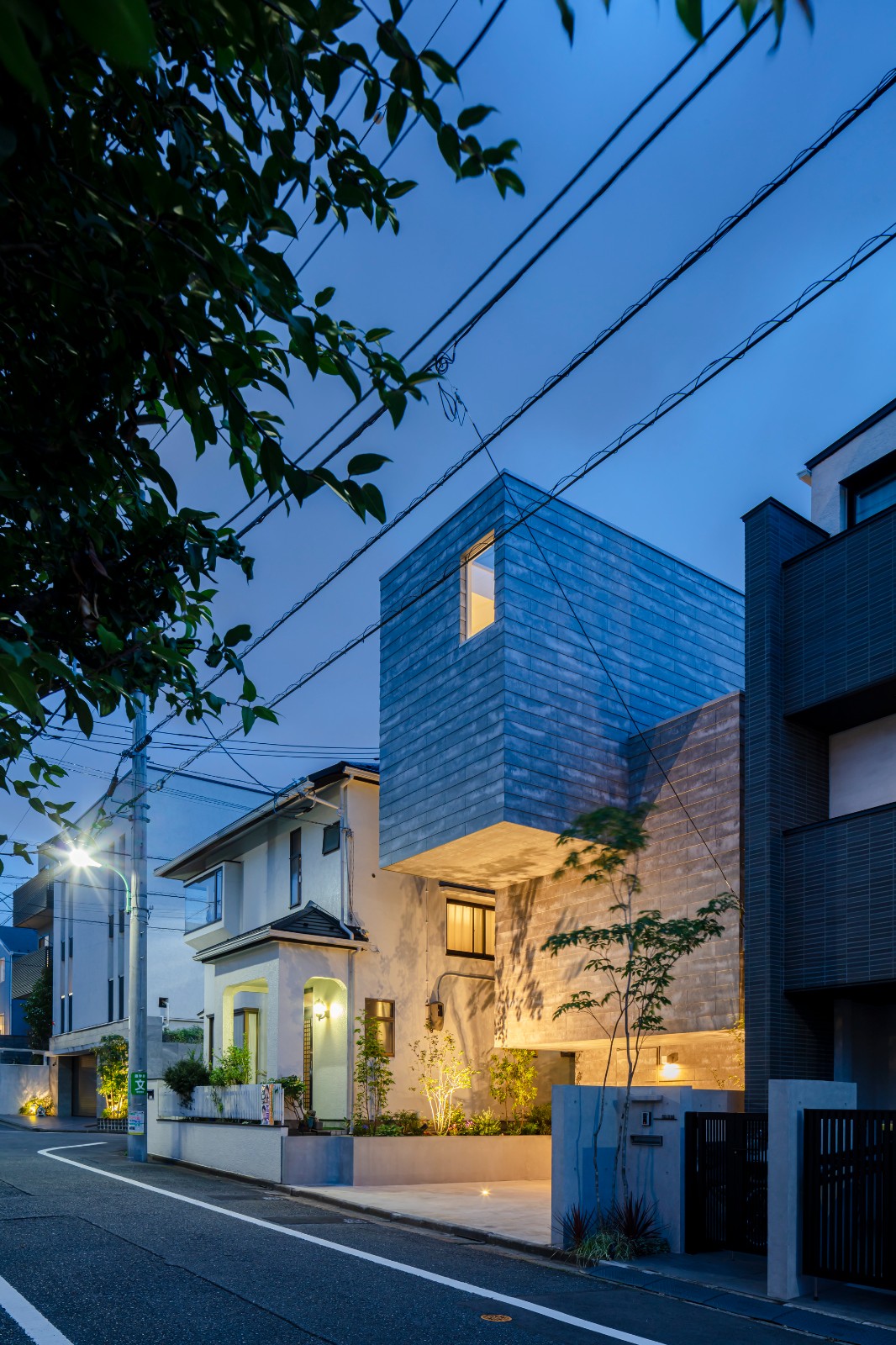 BIM建筑|错层悬挑结构,Shimouma住宅 / I.R.A. BIM建筑|错层悬挑结构,Shimouma住宅 / I.R.A.