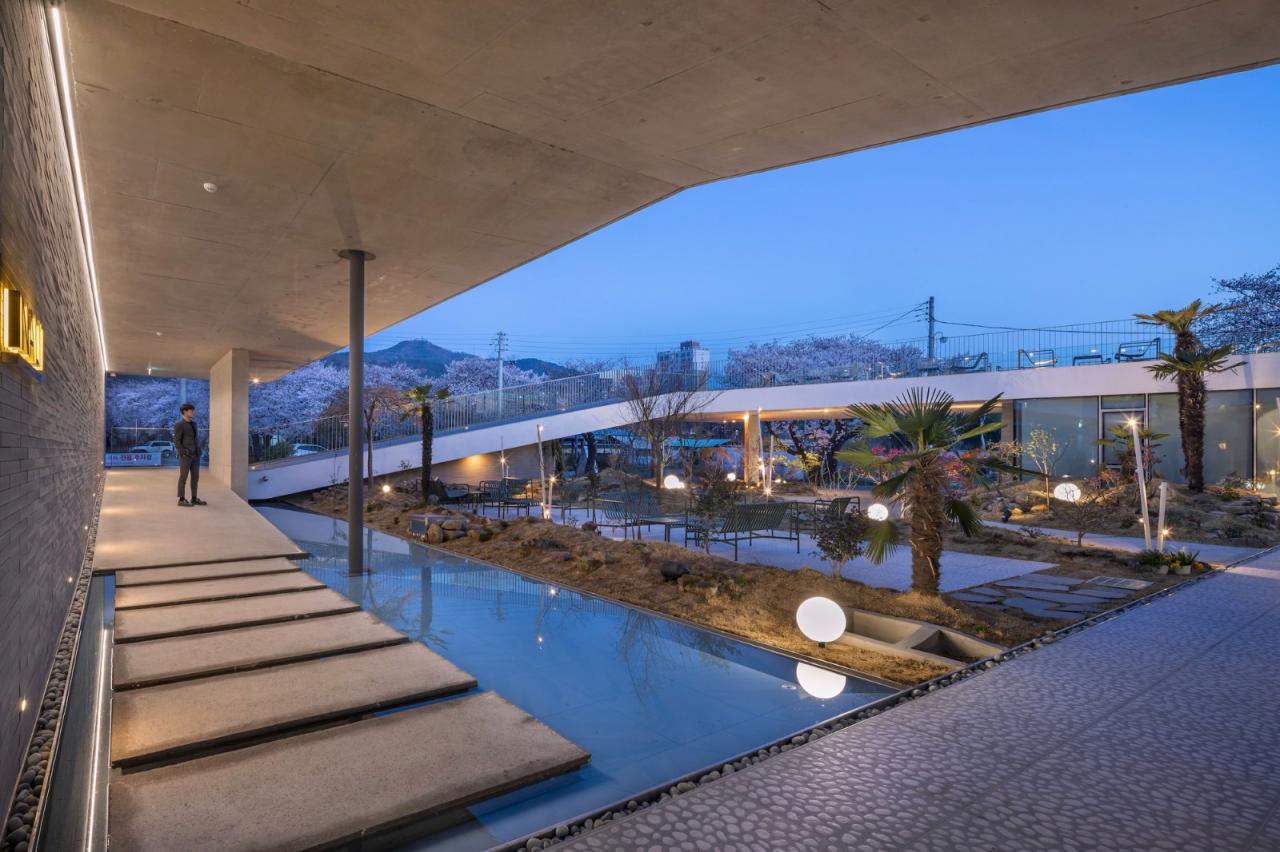 BIM建筑|Inalit 咖啡馆 / PLS Architects + Atelier MODS BIM建筑|Inalit 咖啡馆 / PLS Architects + Atelier MODS