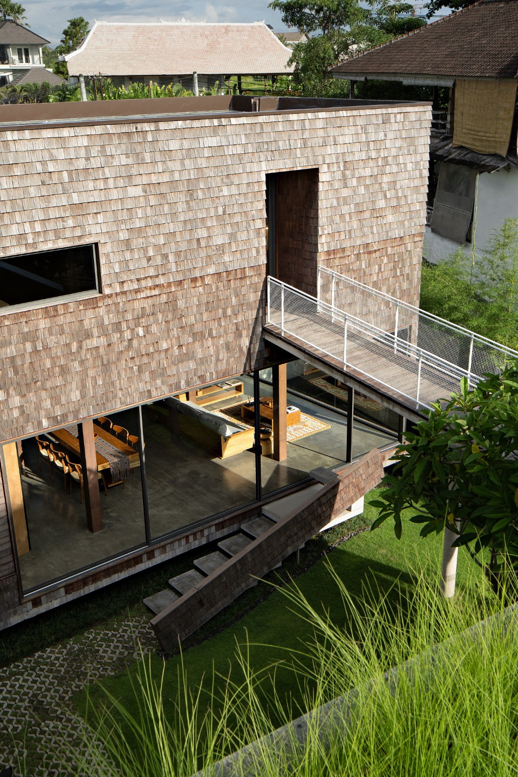 BIM建筑|跨廊桥相连,Tanatakah 别墅 / asimapra BIM建筑|跨廊桥相连,Tanatakah 别墅 / asimapra